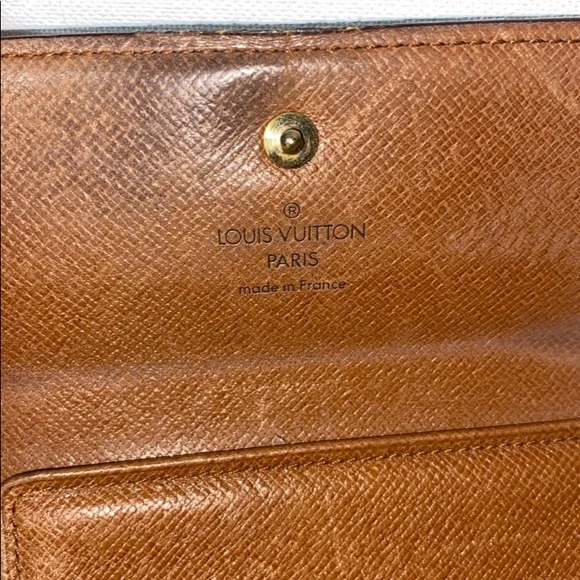 Authentic Louis Vuitton Monogram Wallet - Picture 9 of 14